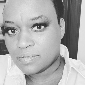 Meet your Posher, Twalia